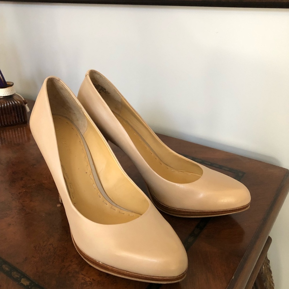 Beautiful Nine West 4 1/2” heels 👠